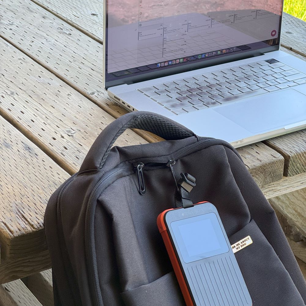 Solis PRO - 5G WiFi Hotspot and Power Bank with Lifetime Data (1GB Monthly)